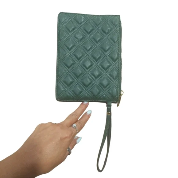 Vera New York Dark Green Quilted Wristlet - Picture 2 of 4